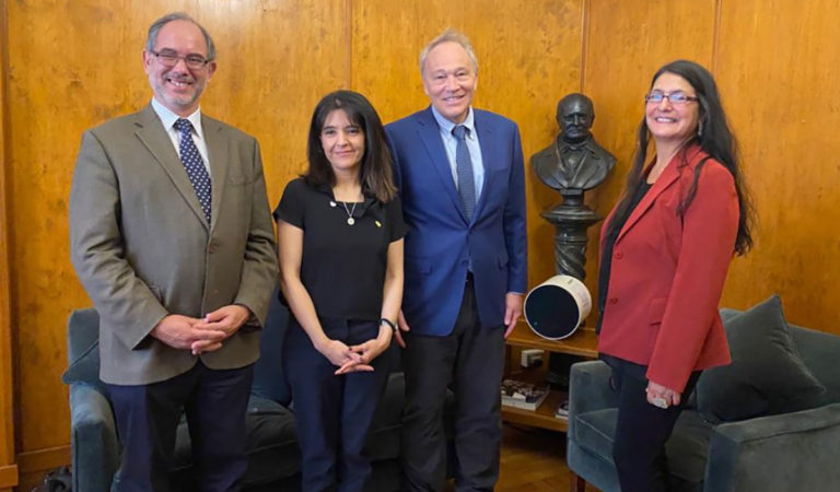 Profesor Tim Bakken, fulbright specialist, comparte experiencias con docentes de derecho UChile