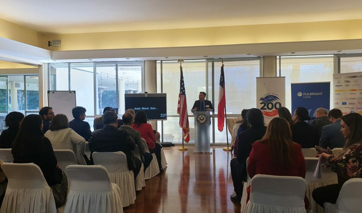 Emotivo Encuentro Celebra los 45 Años del Programa Hubert H. Humphrey